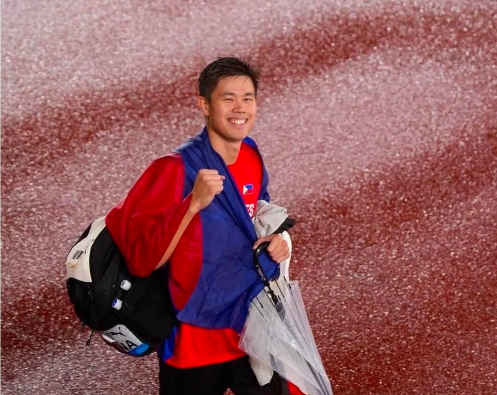 EJ Obiena is all smiles after winning his second gold in Asian Games, 2026. Image courtesy of the Philippine Olympic Committee's Instagram.